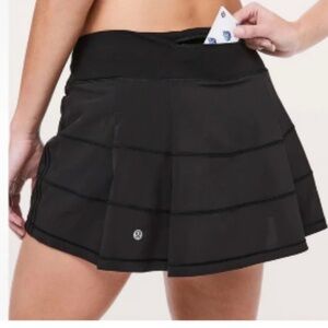 Lululemon Athletica Black Skirt in Size 10
